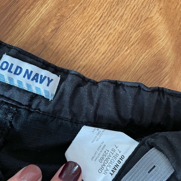 Old Navy cargo shorts - Picture 2 of 3